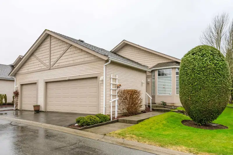 98 9012 WALNUT GROVE DRIVE - photo 1 of 39