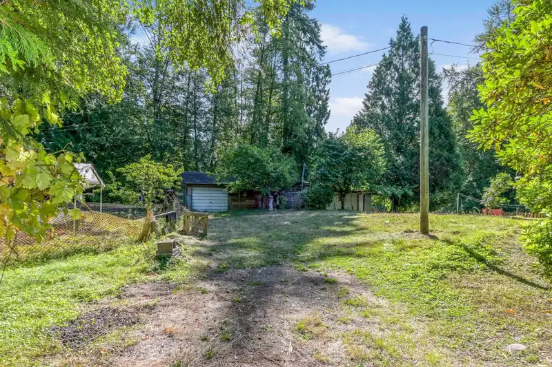 25742 116 AVENUE - photo 2 of 11