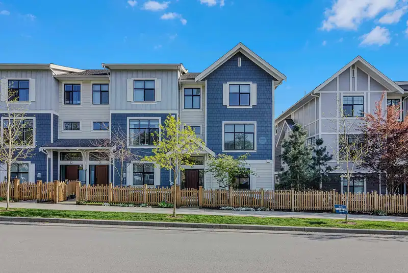 50 20327 72B AVENUE - photo 4 of 31
