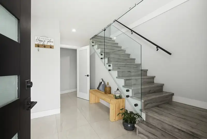 5648 VILLA ROSA PLACE - photo 3 of 27
