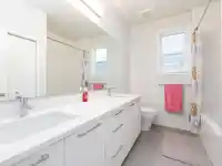 82 8217 204B STREET - thumbnail 15