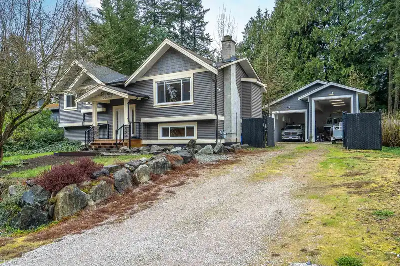 20468 43 AVENUE - photo 1 of 40