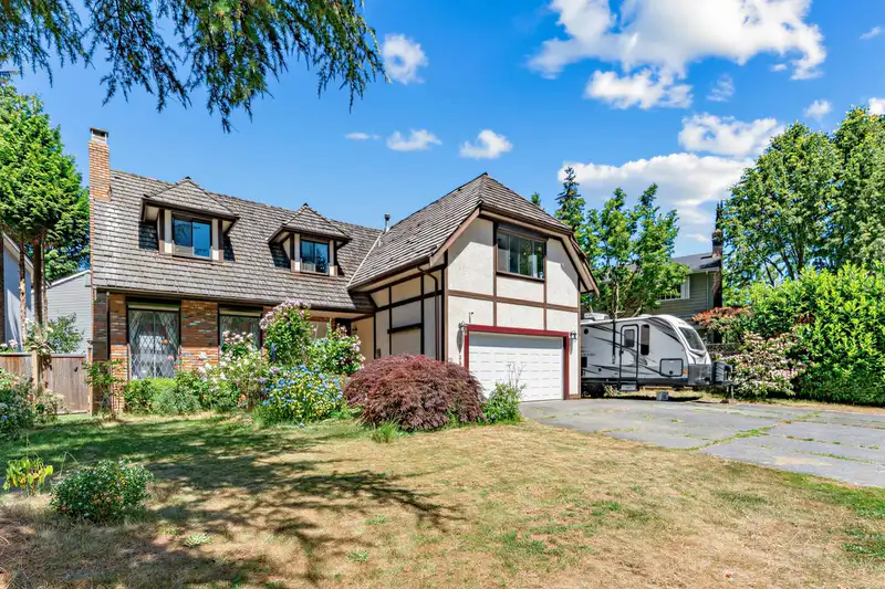 11795 CHATEAU WYND - photo 2 of 37