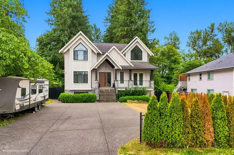 23376 124 AVENUE - photo 3 of 40
