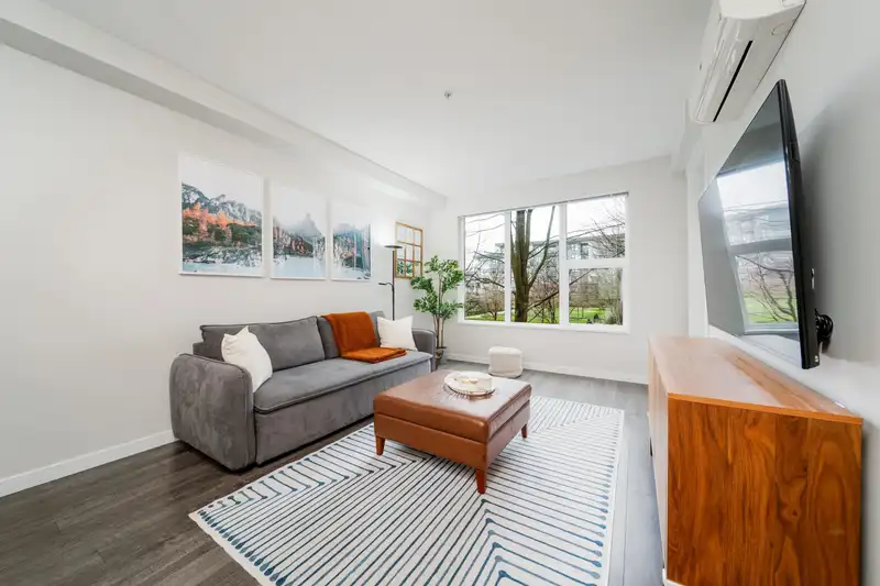 218 9399 ALEXANDRA ROAD - photo 4 of 40