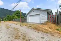 578 THACKER AVENUE - thumbnail 26