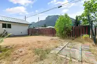 578 THACKER AVENUE - thumbnail 32