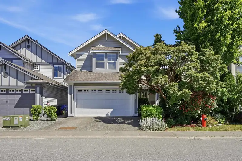 21163 82A AVENUE - photo 1 of 39
