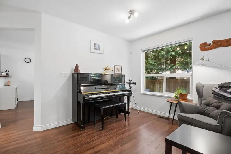 30 16155 82 AVENUE - photo 4 of 25