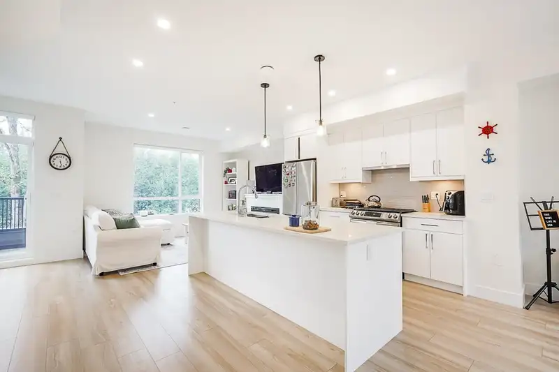 17 20559 86 AVENUE - photo 4 of 12