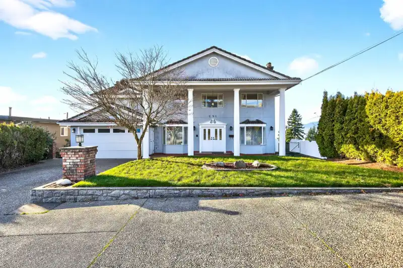291 N SPRINGER AVENUE - photo 1 of 39