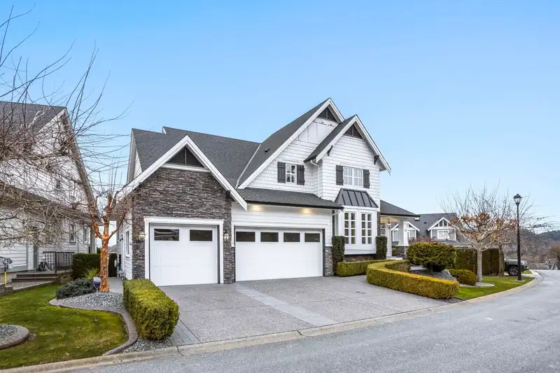 24 3800 GOLF COURSE DRIVE - photo 2 of 40