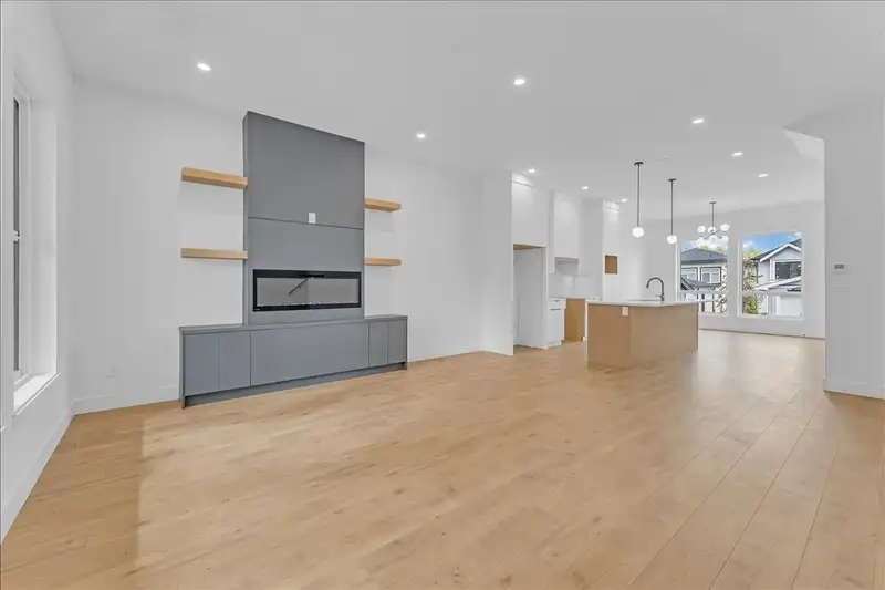 20487 74B AVENUE - photo 4 of 40