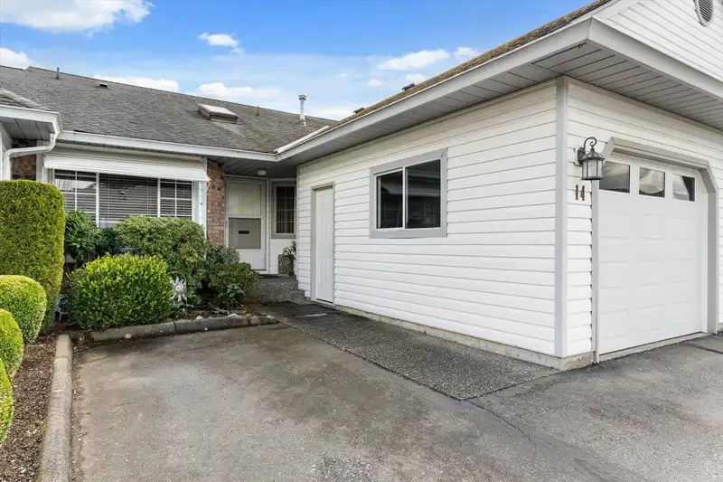 14 33922 KING ROAD - photo 3 of 36