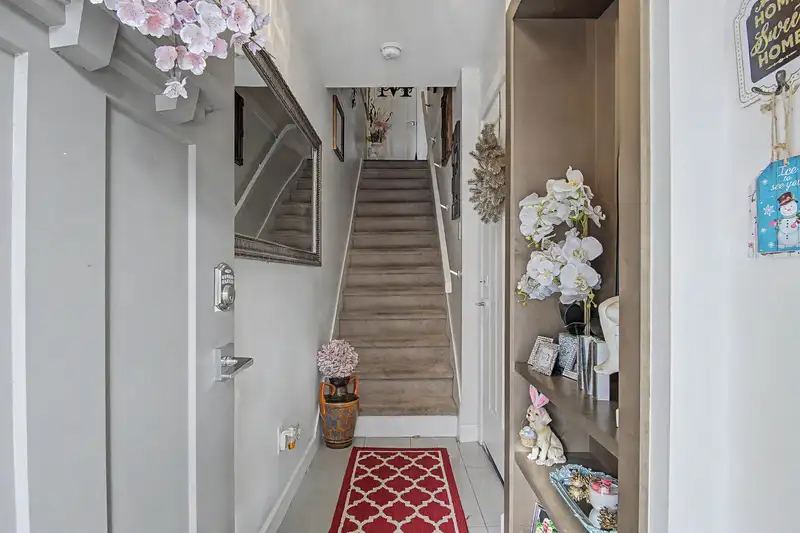 37 16127 87 AVENUE - photo 3 of 36
