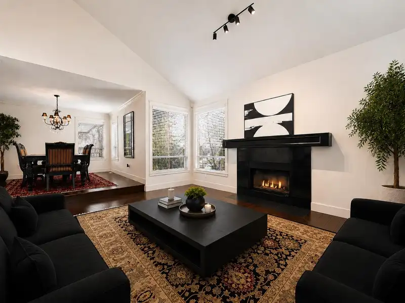 15160 81 AVENUE - photo 2 of 28