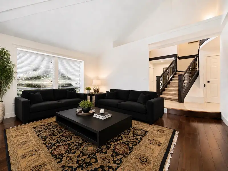 15160 81 AVENUE - photo 3 of 28