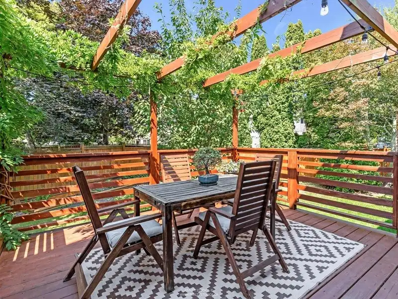 999 53A STREET - photo 2 of 39