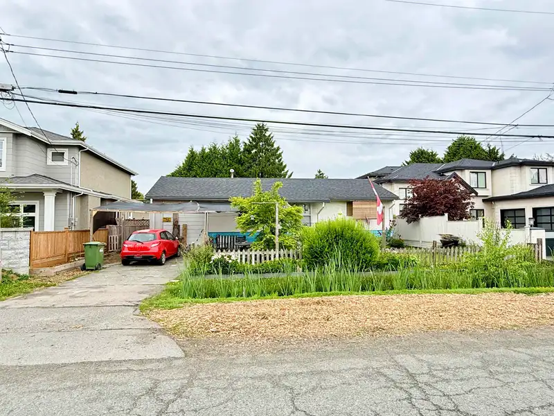 8631 LESLIE ROAD - photo 1 of 17