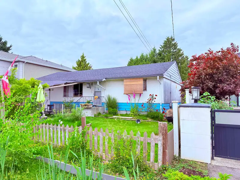 8631 LESLIE ROAD - photo 3 of 17
