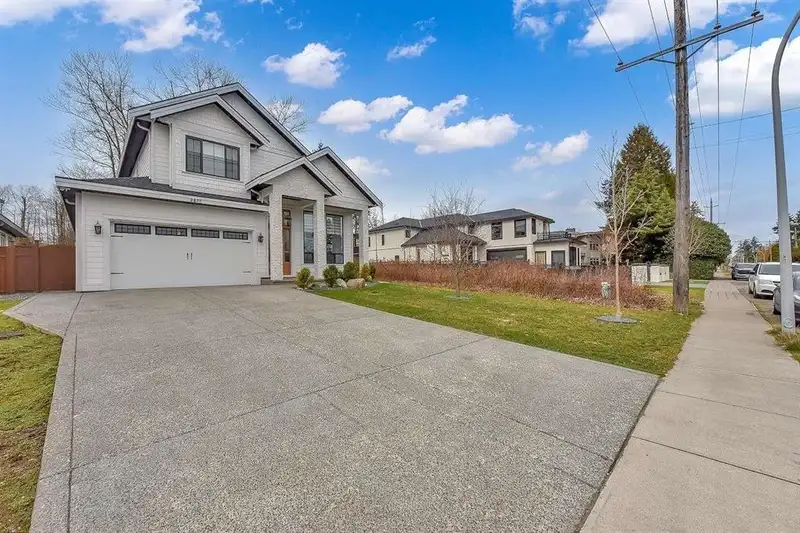 2071 156 STREET - photo 2 of 28