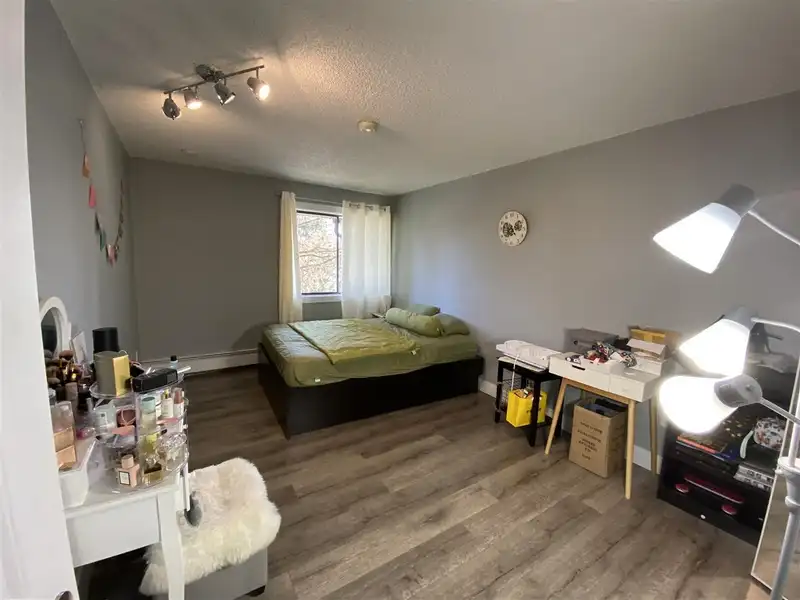 312 13977 74 AVENUE - photo 3 of 11