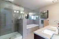3202 2978 GLEN DRIVE - thumbnail 18