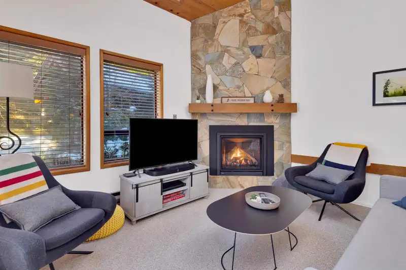 9 4701 GLACIER DRIVE - photo 1 of 19
