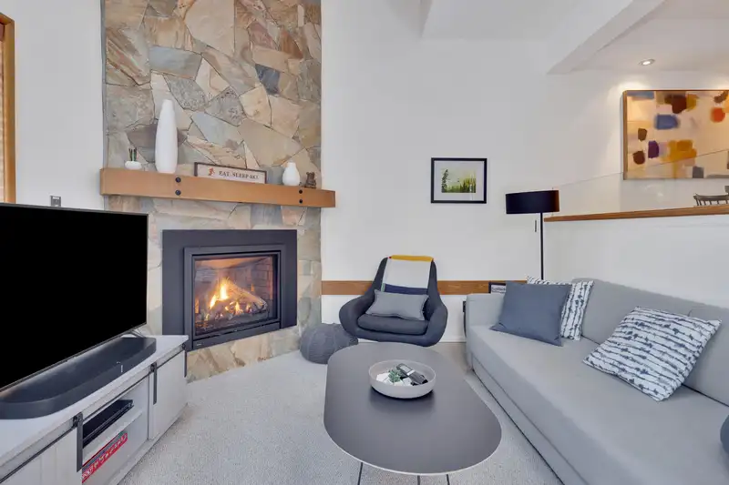 9 4701 GLACIER DRIVE - photo 2 of 19