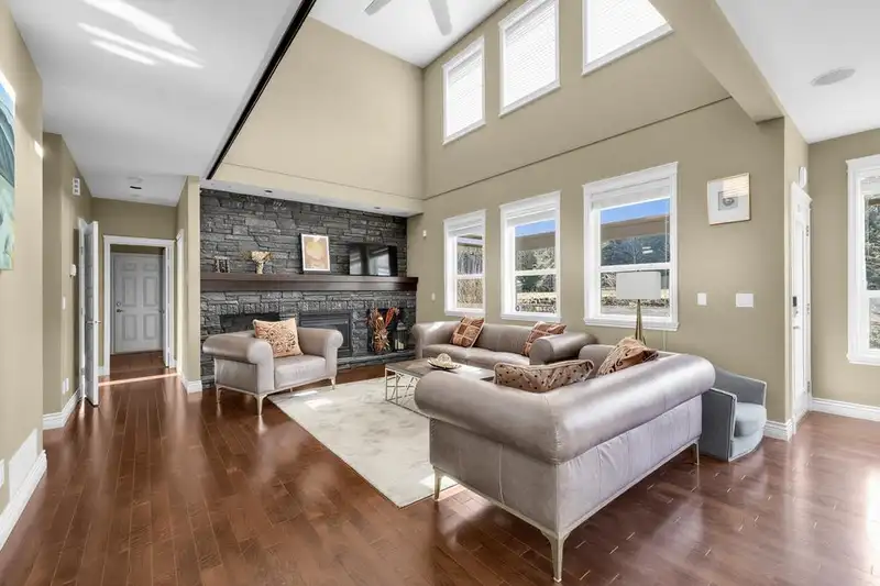 26500 124 AVENUE - photo 3 of 40