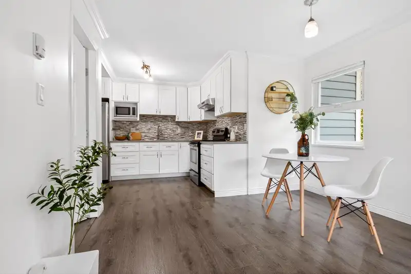 105 1122 KING ALBERT AVENUE - photo 2 of 35