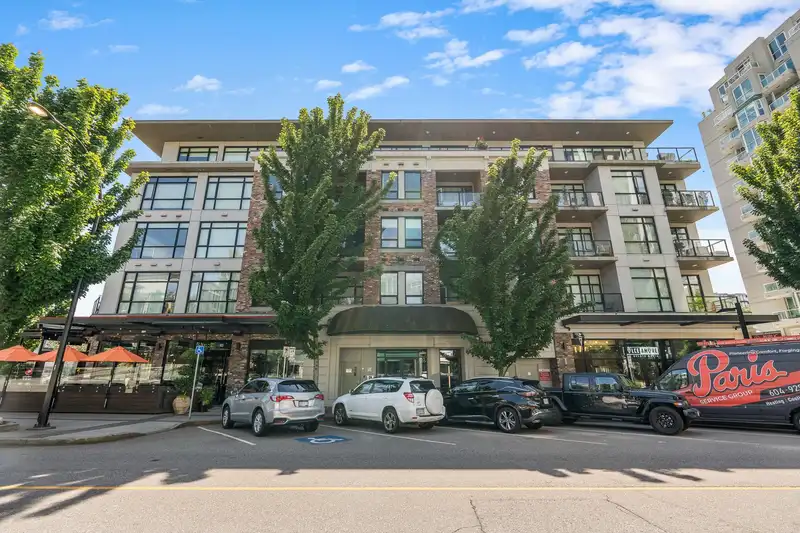 411 105 W 2ND STREET - photo 2 of 30