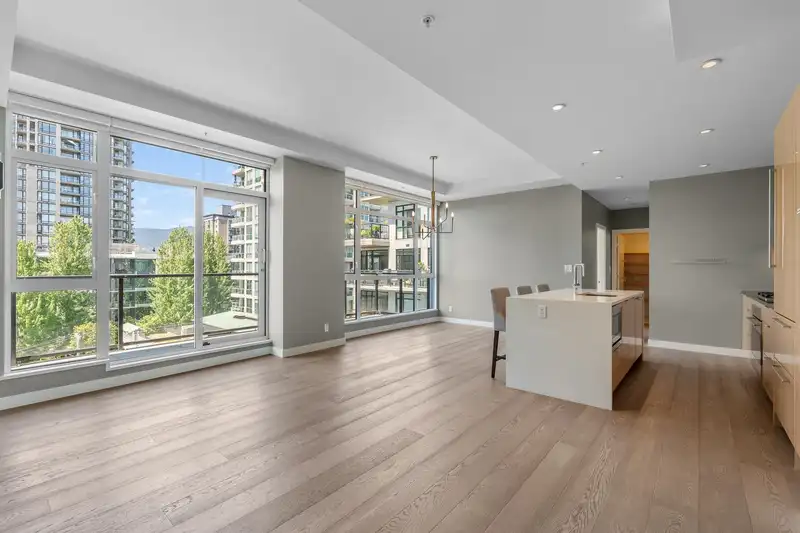 411 105 W 2ND STREET - photo 3 of 30