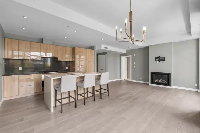 411 105 W 2ND STREET - photo 4 of 30