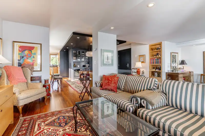 301 1930 BELLEVUE AVENUE - photo 4 of 38