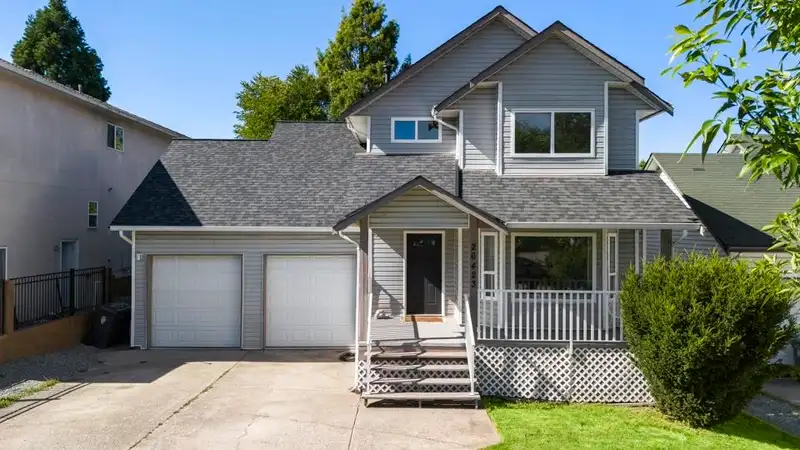 26423 32 AVENUE - photo 1 of 35