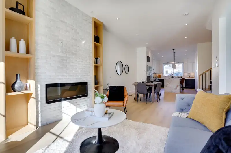3 20537 75A AVENUE - photo 4 of 35