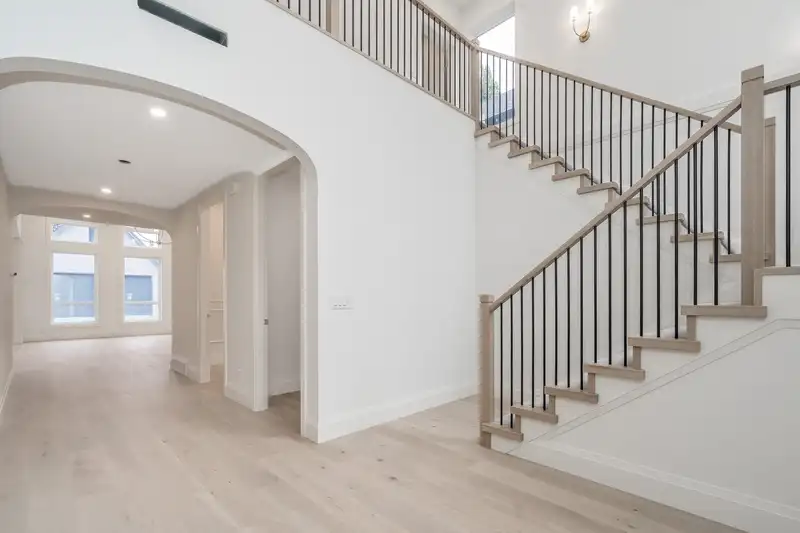 23701 40 AVENUE - photo 2 of 25