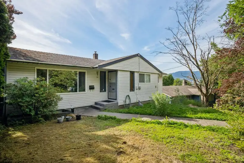 1617 WESTERN DRIVE - photo 2 of 40