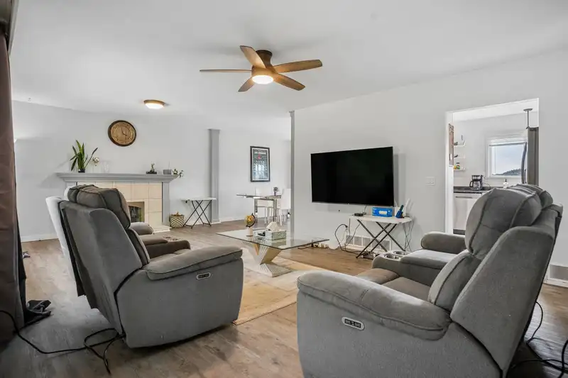 1617 WESTERN DRIVE - photo 3 of 40