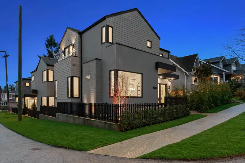 1605 E 21ST AVENUE - photo 2 of 39
