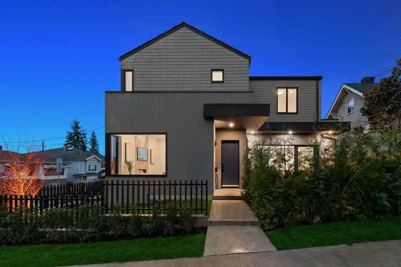 1605 E 21ST AVENUE - photo 3 of 39