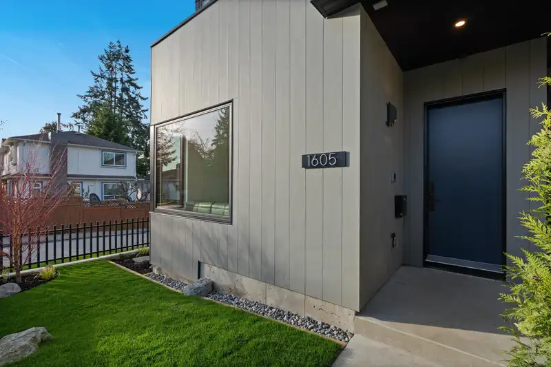 1605 E 21ST AVENUE - photo 4 of 39