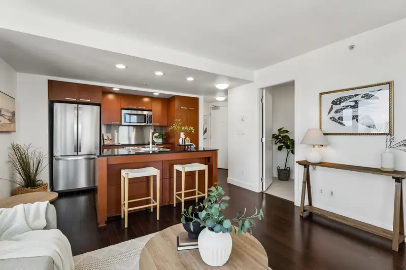 2305 1255 SEYMOUR STREET - photo 4 of 28