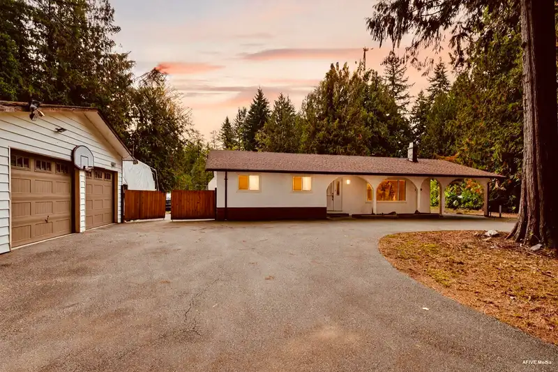 25160 54 AVENUE - photo 1 of 36