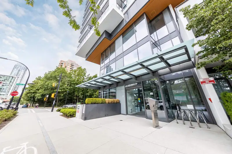 2602 4711 HAZEL STREET - photo 3 of 32