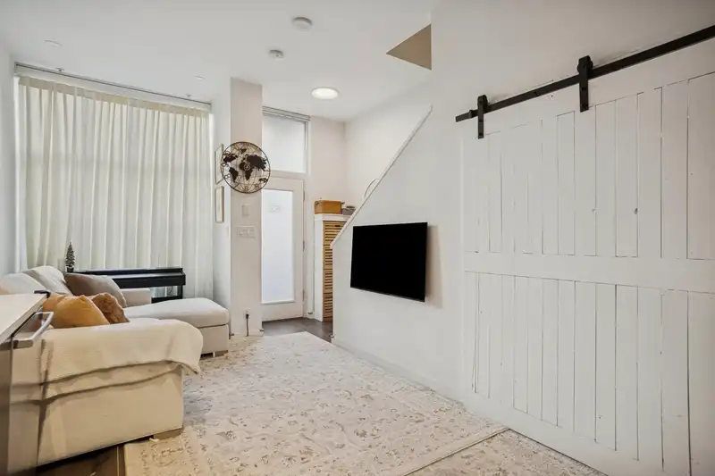 62 W 1ST AVENUE - photo 4 of 29