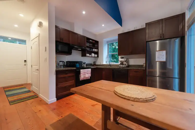 13489 LEE ROAD - photo 4 of 33