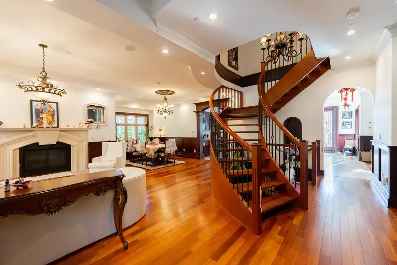 2502 W 36TH AVENUE - photo 2 of 40