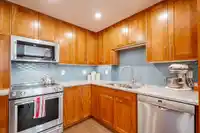 402 1281 PARKGATE AVENUE - thumbnail 4